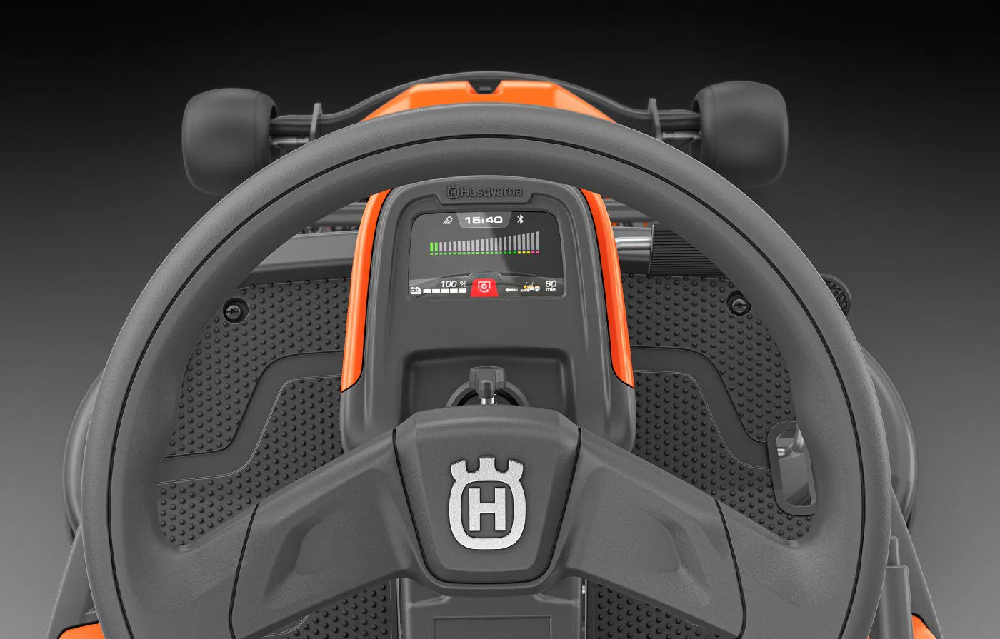 Husqvarna Accu-Frontmaaier R 200iX AWD Dualbatterij – Basismachine zonder Maaidek
