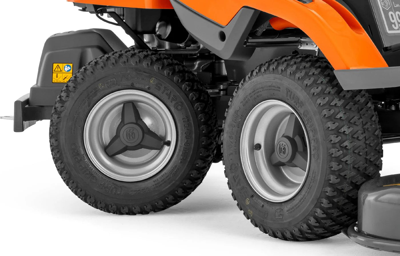 Husqvarna Frontmaaier R 214Ts – Basismachine zonder Maaidek – 20,4 PK